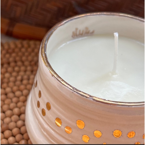 Sea Shells Genuine Gold with Unscented Soy Candle Pottery - Picture 3 of 9